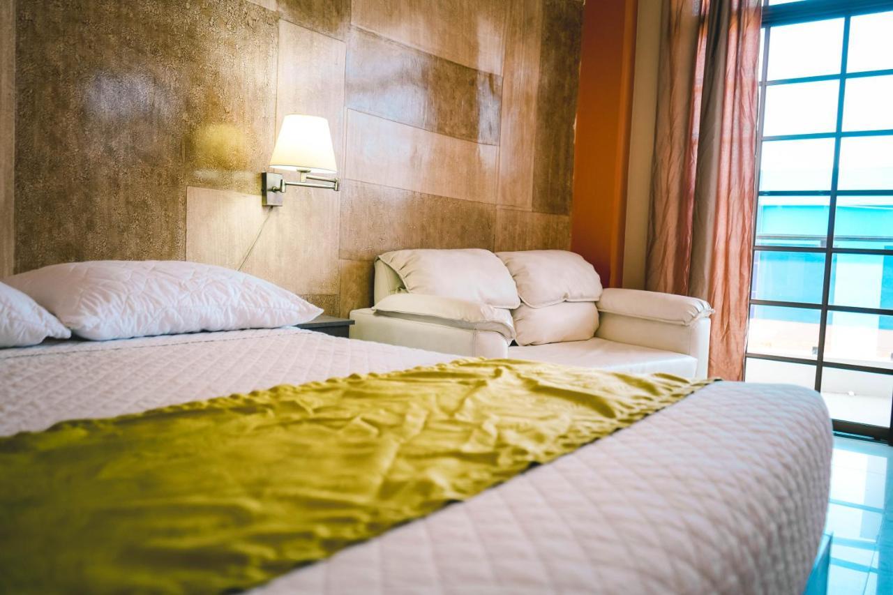 Hotel Manta Beach Madrigal Экстерьер фото