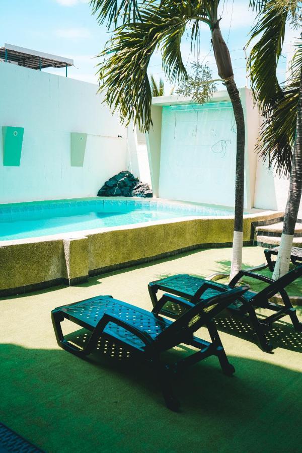 Hotel Manta Beach Madrigal Экстерьер фото