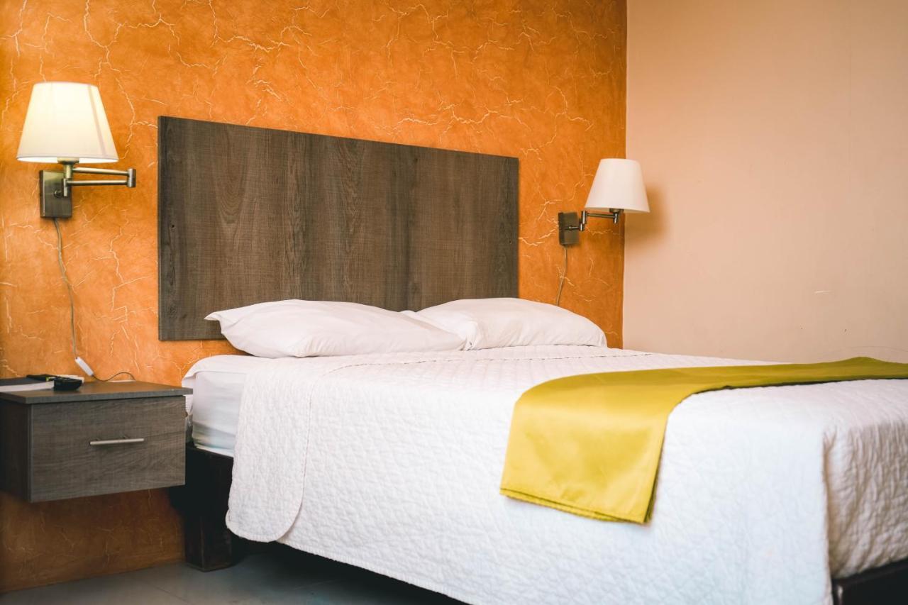 Hotel Manta Beach Madrigal Экстерьер фото