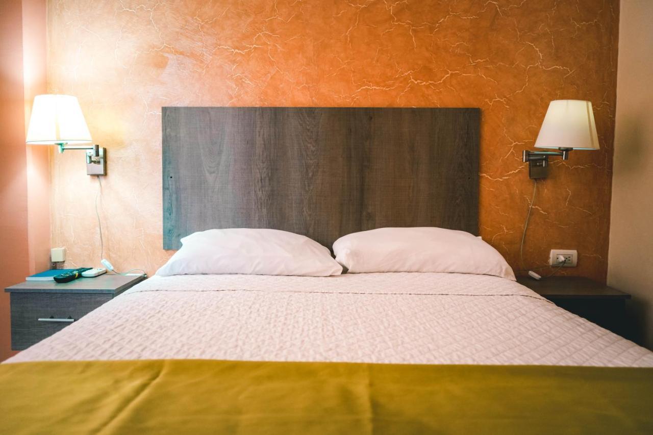 Hotel Manta Beach Madrigal Экстерьер фото