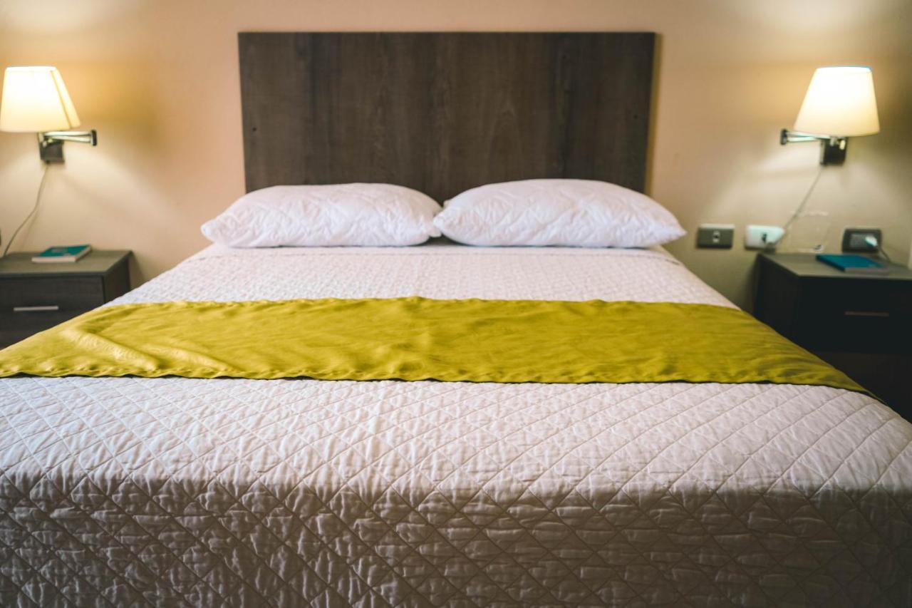 Hotel Manta Beach Madrigal Экстерьер фото