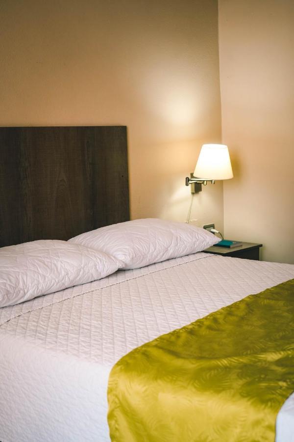 Hotel Manta Beach Madrigal Экстерьер фото