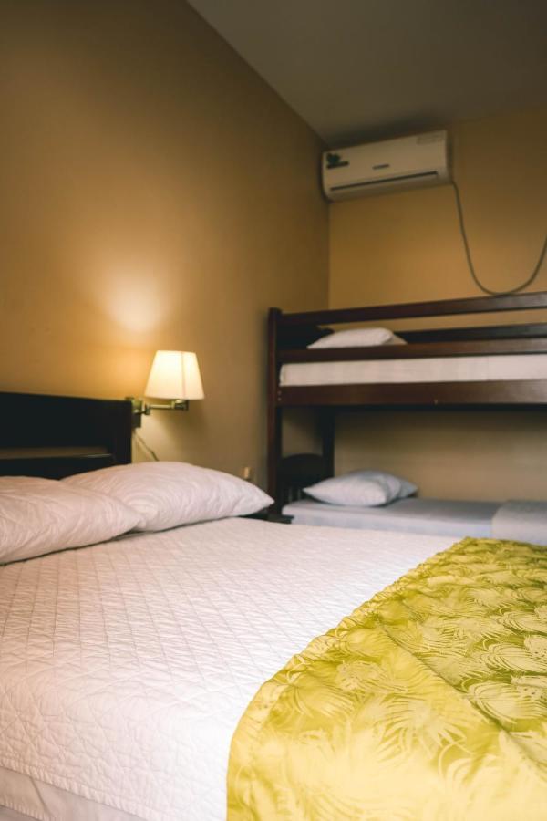 Hotel Manta Beach Madrigal Экстерьер фото