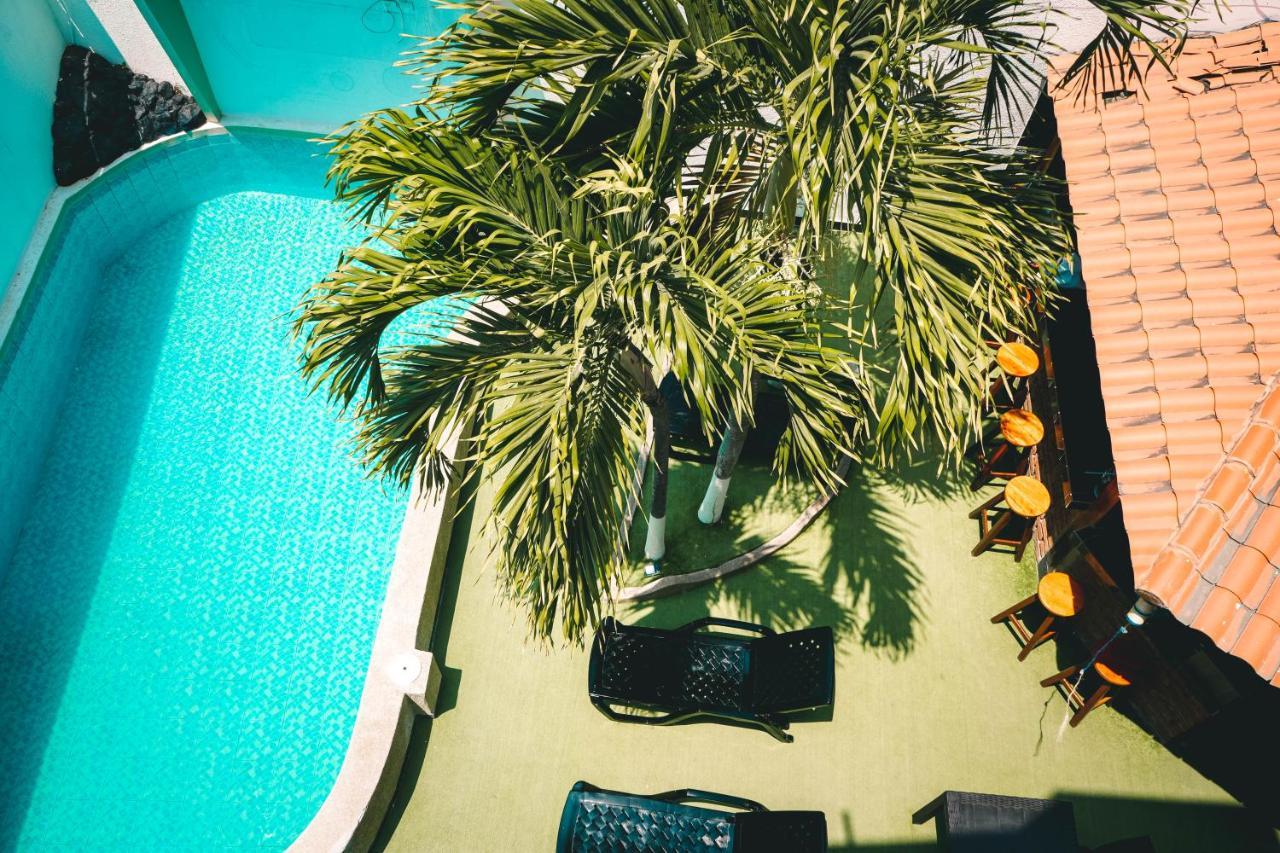 Hotel Manta Beach Madrigal Экстерьер фото