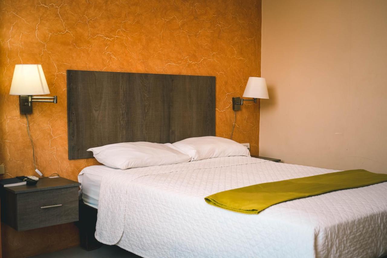 Hotel Manta Beach Madrigal Экстерьер фото