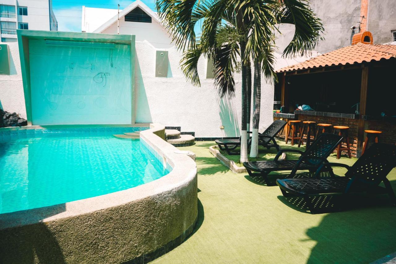 Hotel Manta Beach Madrigal Экстерьер фото