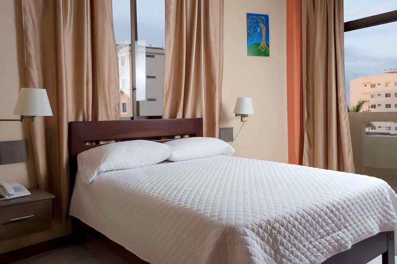 Hotel Manta Beach Madrigal Экстерьер фото