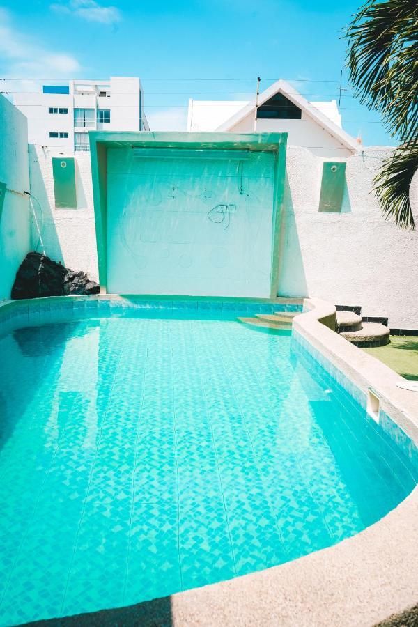 Hotel Manta Beach Madrigal Экстерьер фото