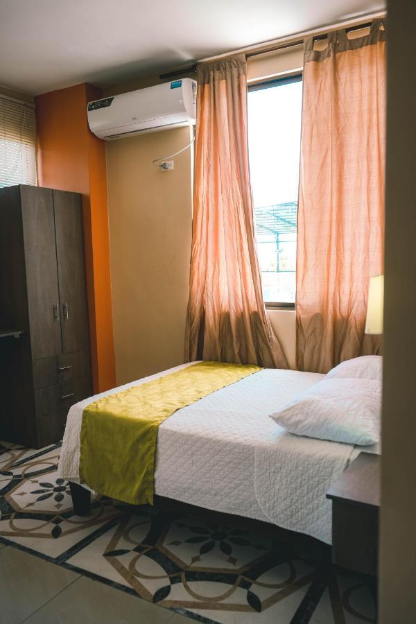 Hotel Manta Beach Madrigal Экстерьер фото