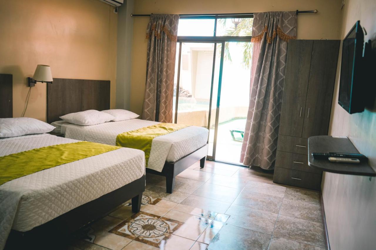 Hotel Manta Beach Madrigal Экстерьер фото