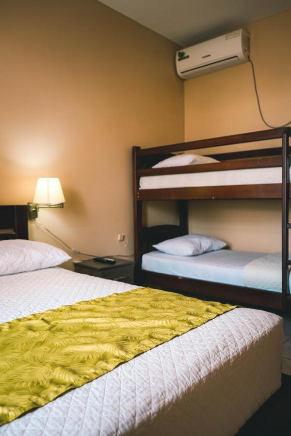 Hotel Manta Beach Madrigal Экстерьер фото