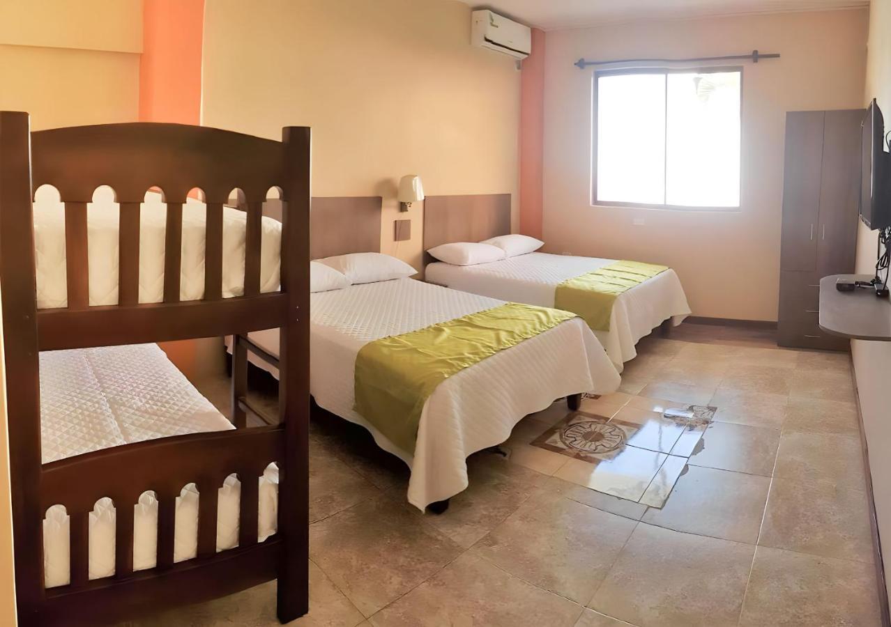 Hotel Manta Beach Madrigal Экстерьер фото