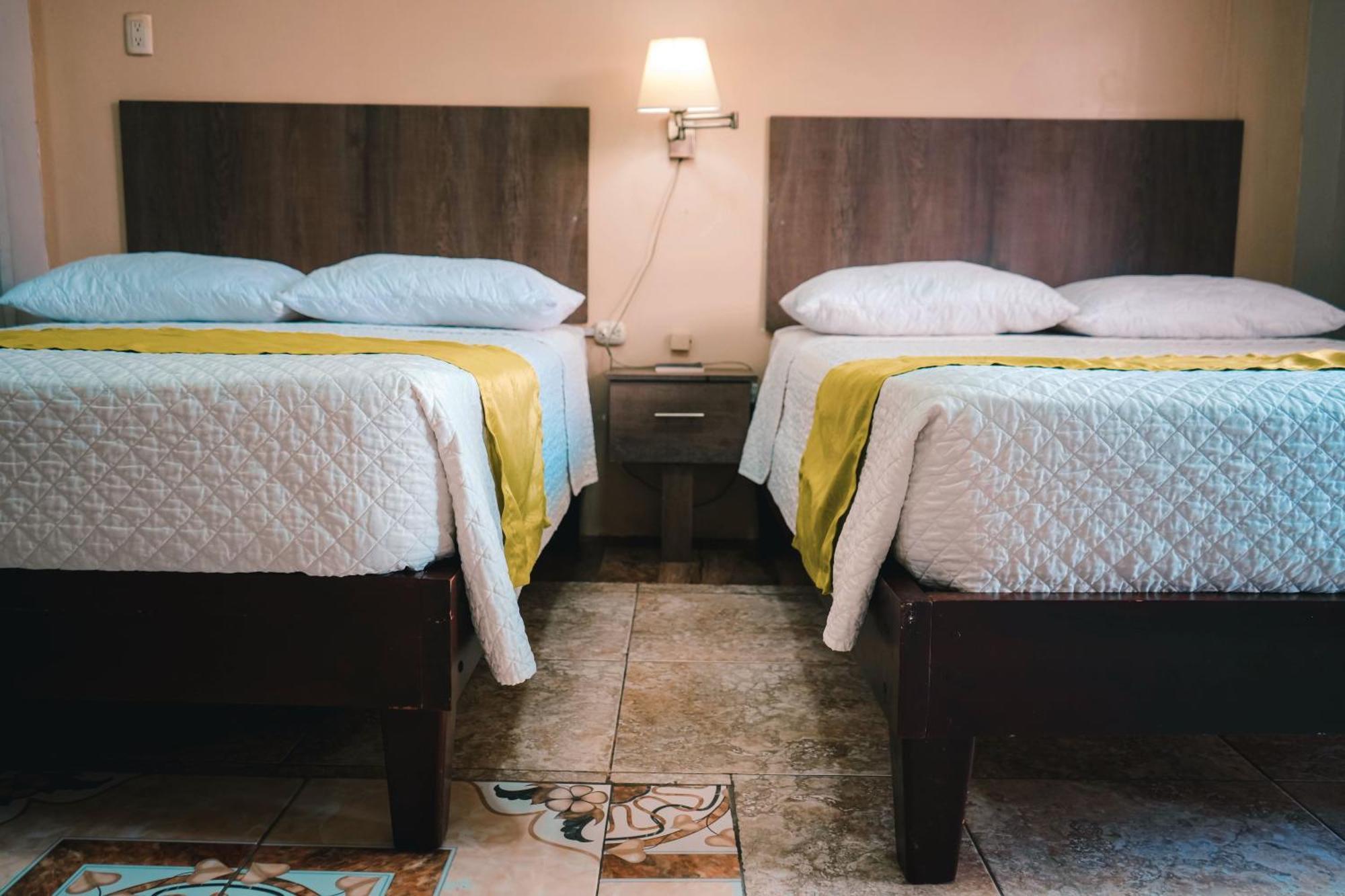 Hotel Manta Beach Madrigal Экстерьер фото