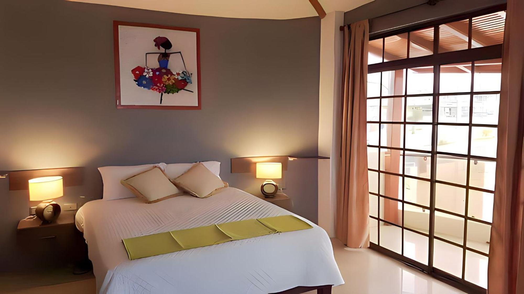 Hotel Manta Beach Madrigal Экстерьер фото