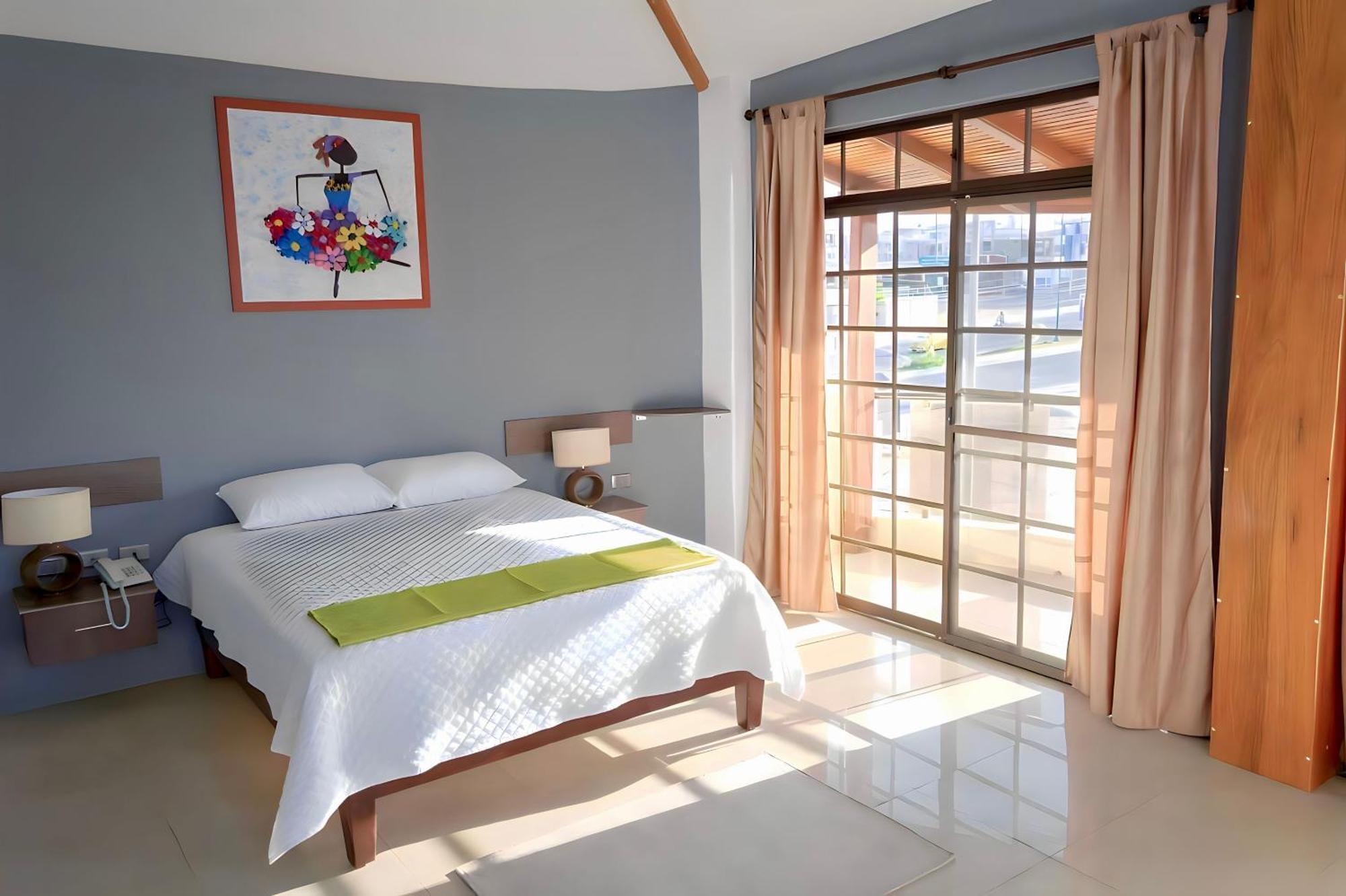 Hotel Manta Beach Madrigal Экстерьер фото
