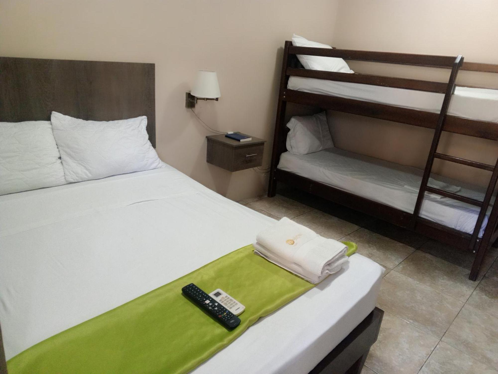 Hotel Manta Beach Madrigal Экстерьер фото